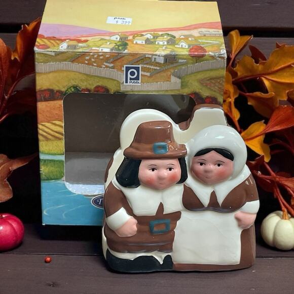 Publix Pilgrim Pair Thanksgiving Napkin Holder Collectable Holiday Decor 5" H - Picture 1 of 11